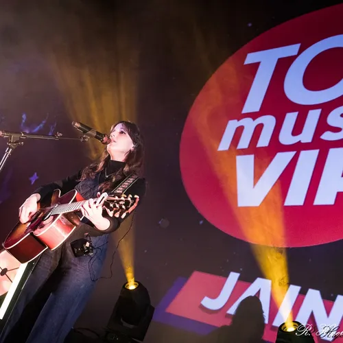 Jain au Top Music VIP