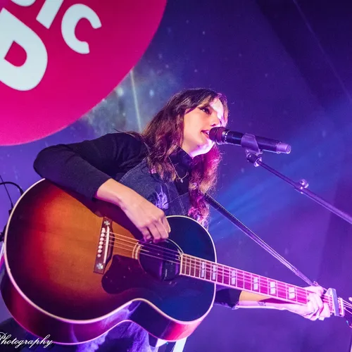 Jain au Top Music VIP