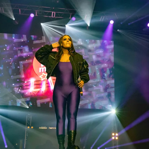 Amel Bent - @ Luc Bally photographe