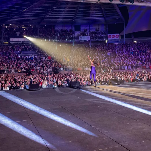 Amel Bent - @ Luc Bally photographe