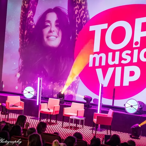 Jenifer TOP MUSIC VIP émission On Est Tous Debout Vox Strasbourg 2022 @René Higelin Photography