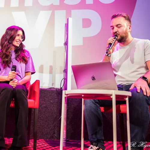 Jenifer TOP MUSIC VIP émission On Est Tous Debout Vox Strasbourg 2022 @René Higelin Photography