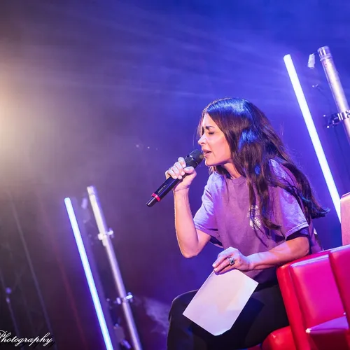 Jenifer TOP MUSIC VIP émission On Est Tous Debout Vox Strasbourg 2022 @René Higelin Photography