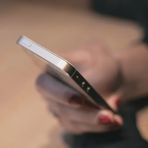 "Bonjour, vous êtes chez vous ?" la nouvelle arnaque à la mode