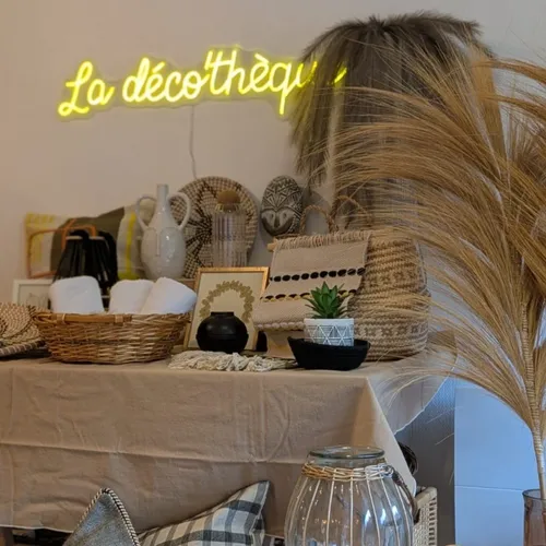 Décorer les logements des personnes précaires 