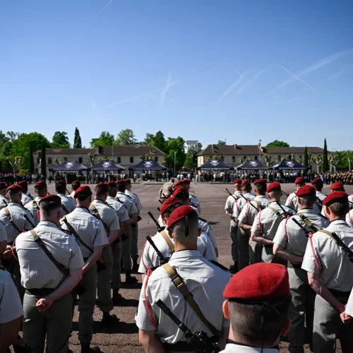 Les militaires du 17e en rang