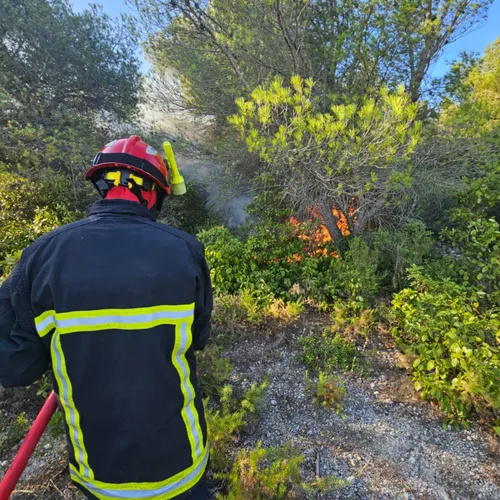 Les pompiers de l'Aveyron engagés dans l'Aude en juillet 2025.