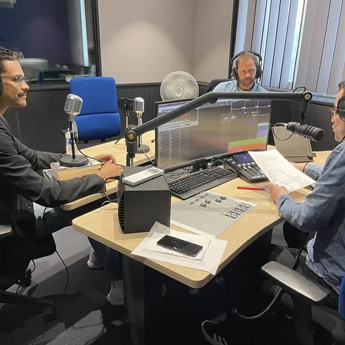 Saurez-vous reconnaître la voix de l'invité de "CBC, le podcast" ?