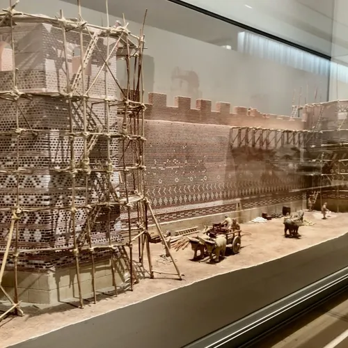 [PODCAST] "Au pied du mur, l'enceinte romaine du Mans"