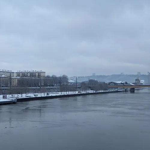 Rouen se réveille sous la neige