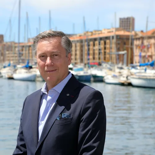 ITV de Patrick Pourbaix : Directeur-Général France, Belgique,...