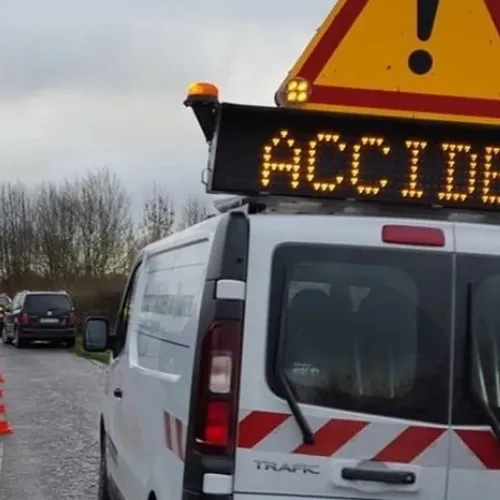 Marly-Gomont : 3 blessés dans une spectaculaire sortie de route