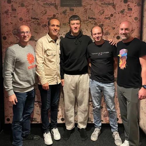 « Toujours grapiller un peu plus d’amour » : Nathan De Sousa se...