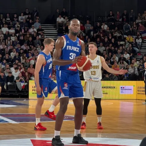 Les basketteurs français à Poitiers pour les qualifications à...