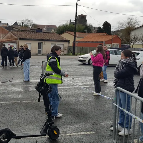 JOURNAL DU LUNDI 19 FEVRIER ( MIDI )