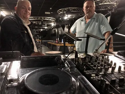 Allègements des restrictions sanitaires, discothèque, cinéma, école