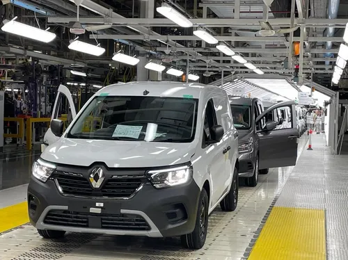 Batteries, énergies, semi-conducteurs, visite de Maubeuge Renault...