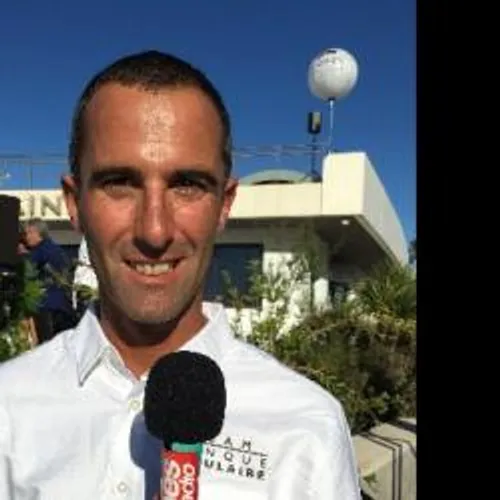 ARMEL LE CLEAC'H AU CANNES YACHTING FESTIVAL