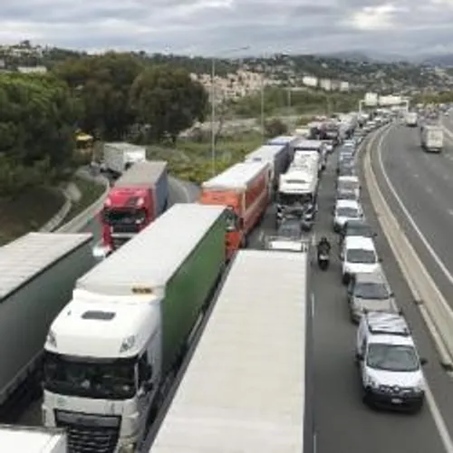 DES EMBOUTEILLAGES ET DES INTERROGATIONS