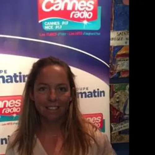 LA NAVIGATRICE ALEXIA BARRIER EN VISIOCONFERENCE AVEC DES ECOLIERS...