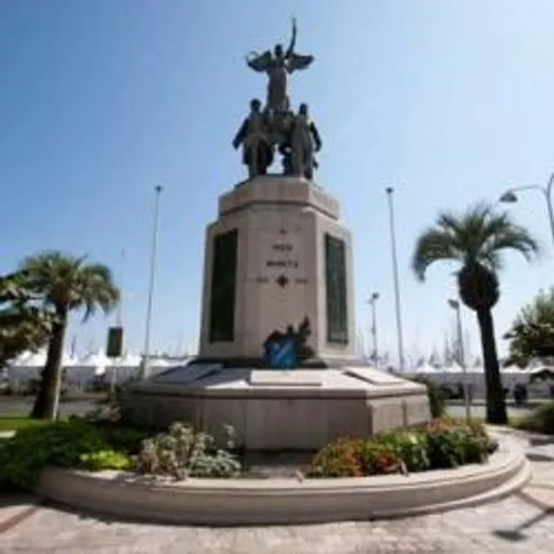 LA VILLE DE CANNES REND HOMMAGE DEMAIN AUX 13 MILITAIRES FRANCAIS...