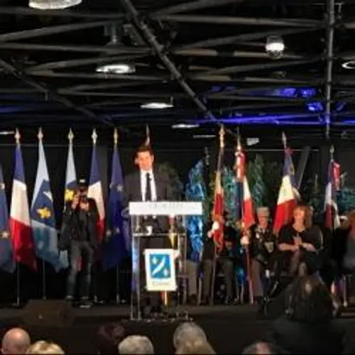 DES VOEUX MAIS PAS DE DECLARATION DE CANDIDATURE A CANNES ET AU CANNET