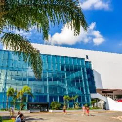 UN CENTRE D'ACCUEIL POUR SDF AU PALAIS DES FESTIVALS DE CANNES