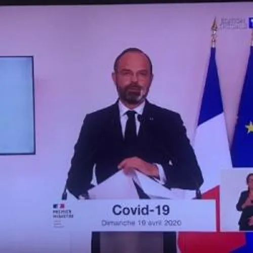 EDOUARD PHILIPPE ET OLIVIER VERAN ESQUISSENT LES CONTOURS DU...