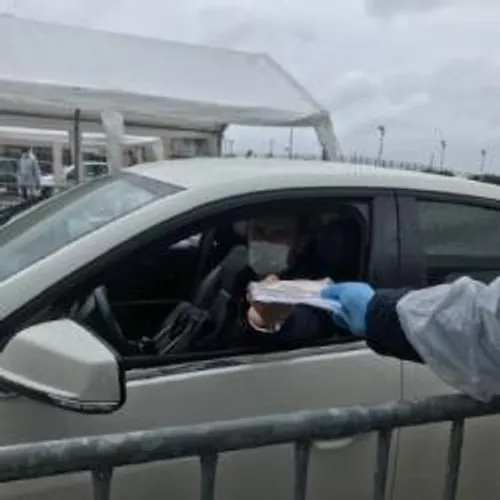 DES DRIVE A COUBERTIN ET AU PORT CANTO POUR DISTRIBUER LES MASQUES...