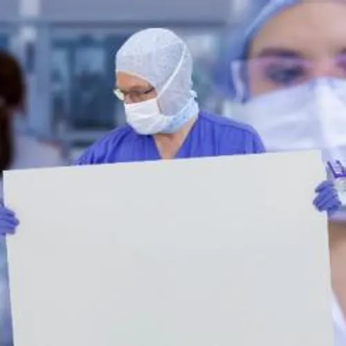 L'ACADÉMIE DE MÉDECINE RECOMMANDE  LE PORT DU MASQUE SANS ATTENDRE