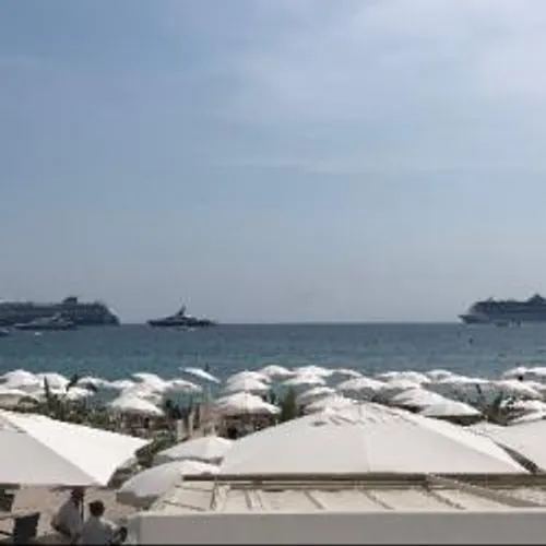 UN "PLAN MARSHALL" POUR LE TOURISME