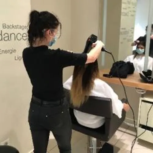LES SALONS DE COIFFURE EN PLEIN BOOM ! (ITW)