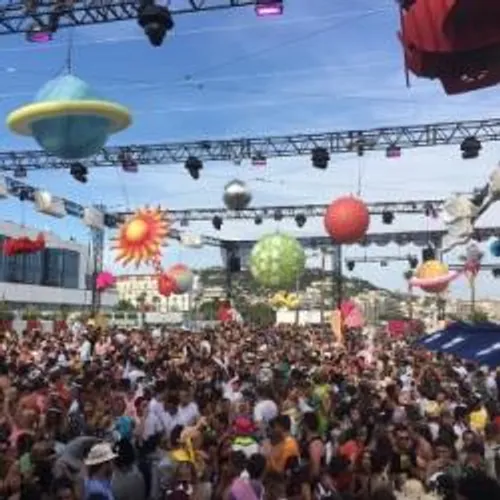 ET SI LE BAL DES FOUS AVAIT LIEU CET ETE?