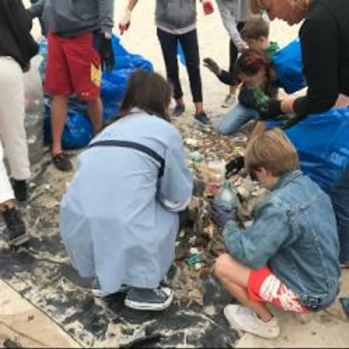 OPERATION RAMASSAGE DE  DECHETS HIER SUR L'ILE STE MARGUERITE