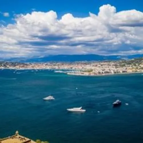 HAUSSE DES CAS DE COVID-19 SUR LA COTE D'AZUR