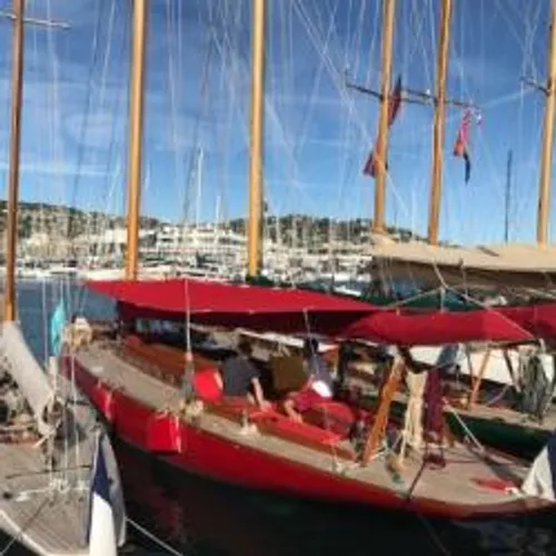 COUP D'ENVOI DES REGATES ROYALES DANS LA BAIE DE CANNES