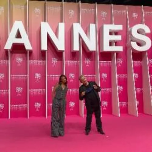 2 EPISODES DE LA SERIE DIX POUR CENT EN CLOTURE CE SOIR DE CANNES...