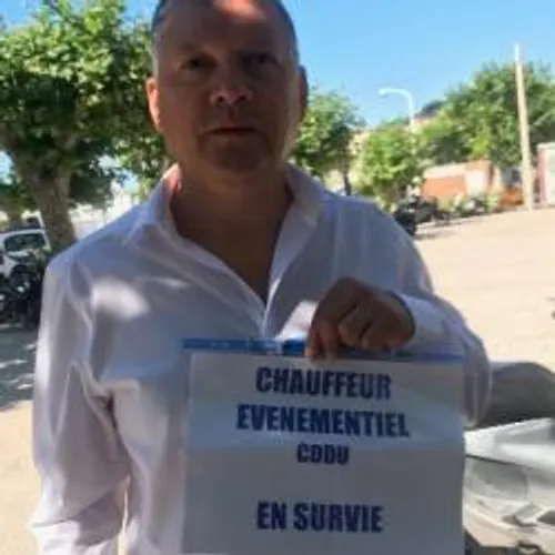 LES EXTRAS DE LA RESTAURATION ET DE L'EVENEMENTIEL MANIFESTENT A...
