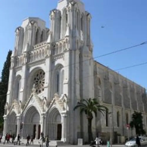 3 MORTS DANS UNE ATTAQUE TERRORISTE AU COUTEAU CE MATIN EN L'EGLISE...