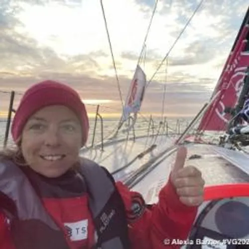 LA NAVIGATRICE AZUREENNE ALEXIA BARRIER TOUTES VOILES DEHORS DANS...