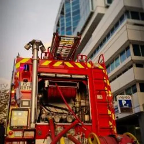 DEBUT D'INCENDIE HIER DANS UNE CHAMBRE DE LENVAL: UN ADOLESCENT...