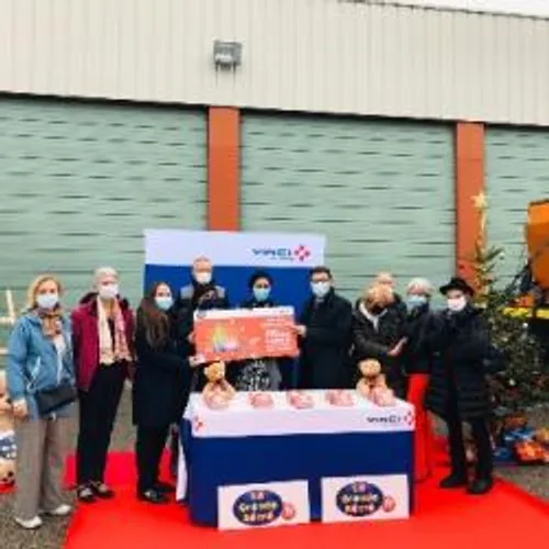 OPERATION SOLIDAIRE DE VINCI AUTOROUTES POUR LES ENFANTS SANS NOEL