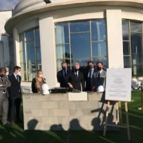 POSE DE LA PREMIERE PIERRE DE LA DEUXIEME PHASE DES TRAVAUX AU PALM...