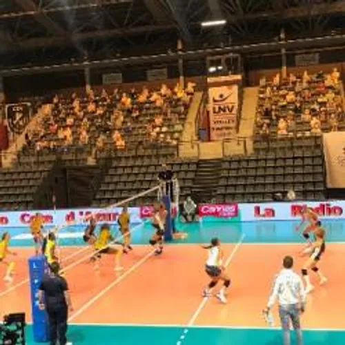 DEFAITE DES VOLLEYEUSES CANNOISES CONTRE NANTES: 1-3