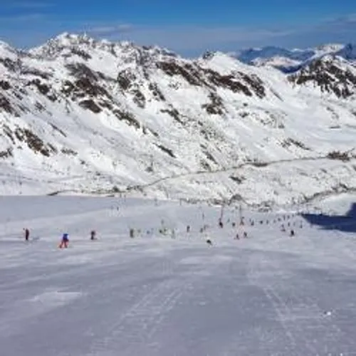 LES STATIONS DE SKI REDOUTENT UNE SAISON BLANCHE