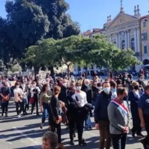 GREVE AUJOURD'HUI DES ENSEIGNANTS POUR DE MEILLEURES CONDITIONS DE...