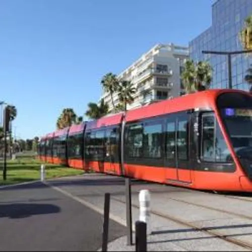 PAS DE TRAM A NICE ET PEU DE BUS DANS LA METROPOLE ET DANS LES...