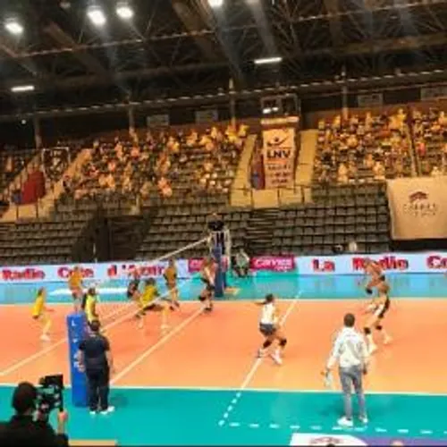 LES VOLLEYEUSES DU RC CANNES DEFIENT LE LEADER MULHOUSE