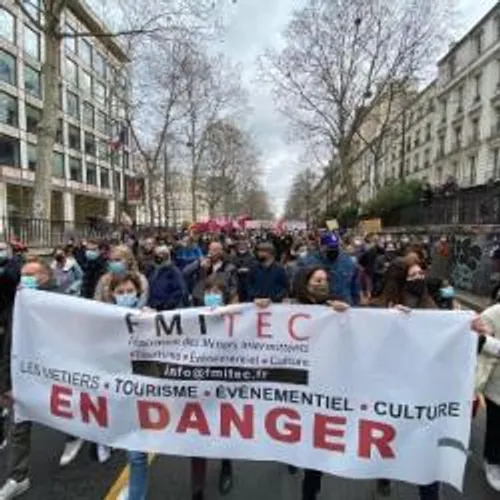 LES INTERMITTENTS DU SPECTACLE OCCUPENT LE THEATRE DE NICE