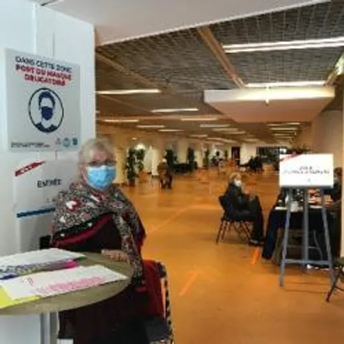 LA VILLE DE CANNES OUVRE LA VACCINATION AUX ENSEIGNANTS ET AUX...